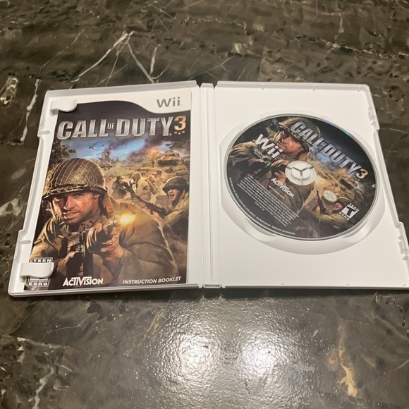 NINTENDO Wii Call of Duty 3 2006 Complete w/ Manual - Picture 3 of 6